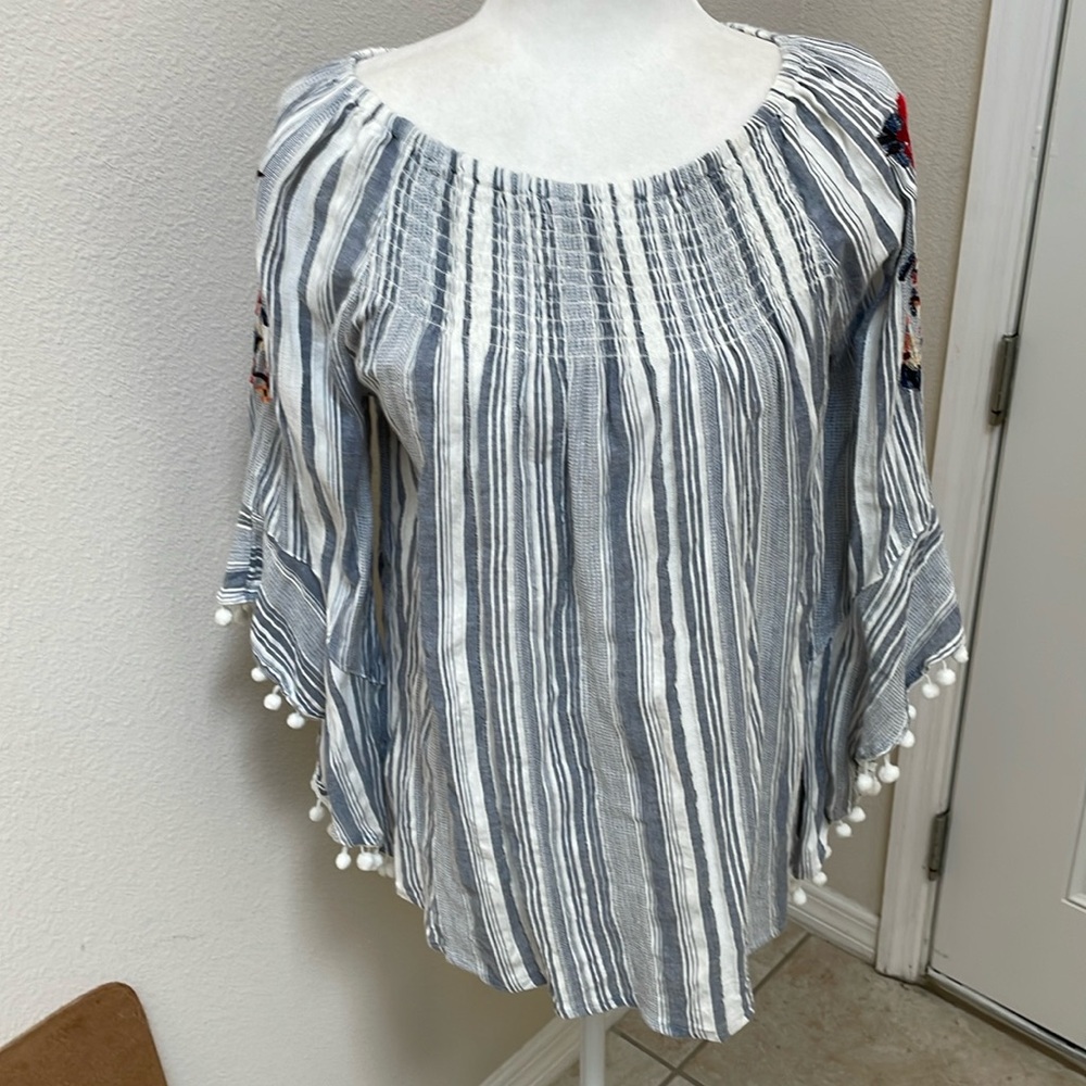 Studio West By the Beach Off the Shoulder Embroidered Blouse Size Medium